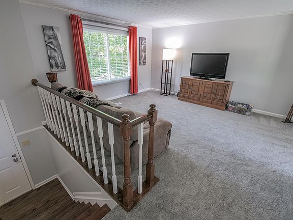 4th image of 7339 Foxfield Dr