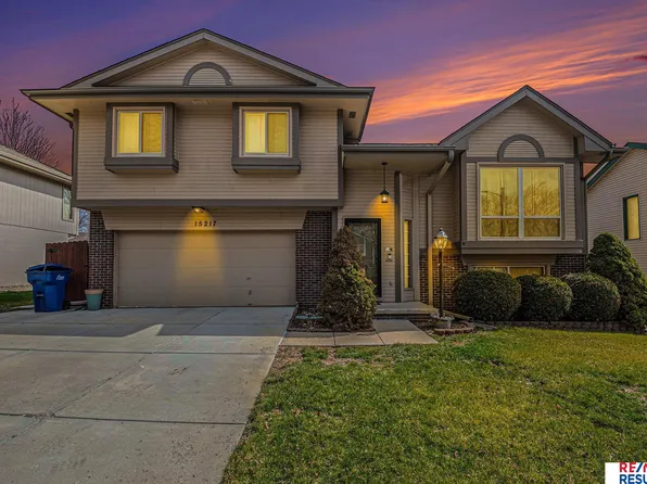 15217 Redwood St, Omaha, NE 68138