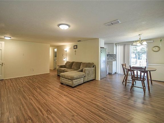 5th image of 4200 N Chisholm Trl