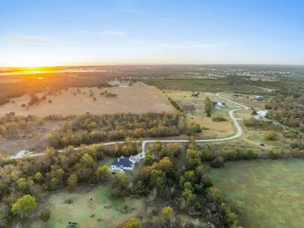 Pond Rd, Hearne, TX 77859