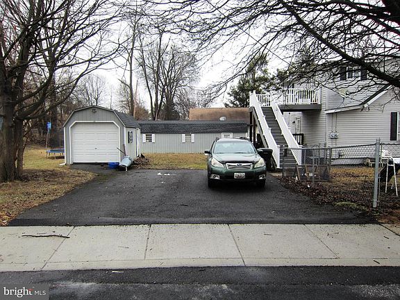 4th image of 201 Avon Rd