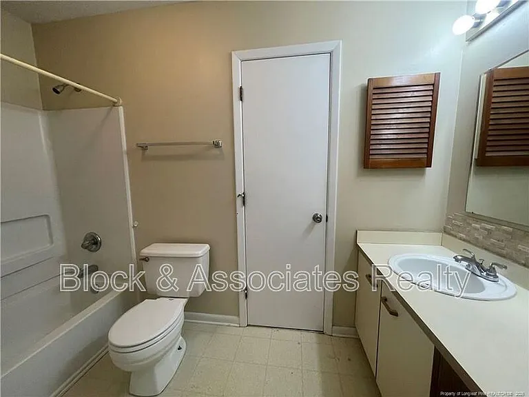 1000 Wood Creek Dr #9 — Photo 10