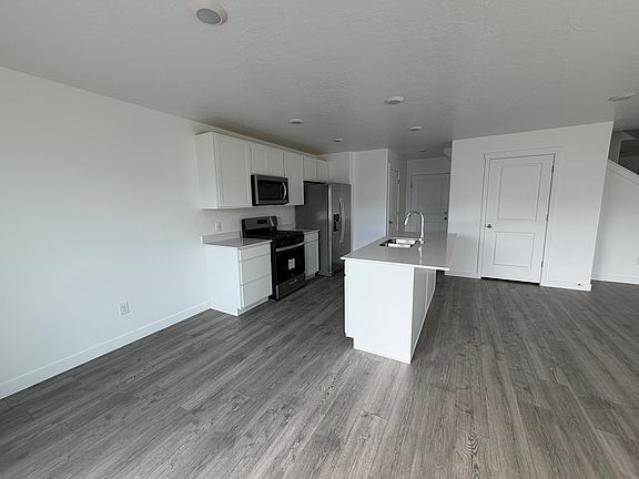 5th image of 881 E Oakum Ln
