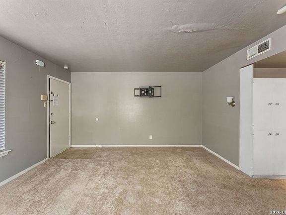 5th image of 170 De Chantle Rd 706