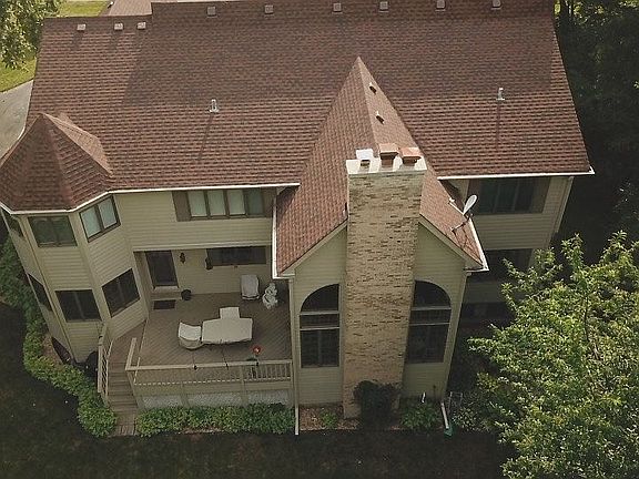 2nd image of 1075 Aster Ln