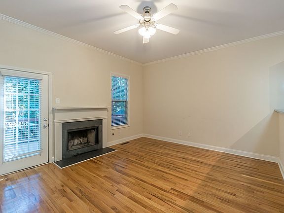 4th image of 1935 Sterling Oaks Cir