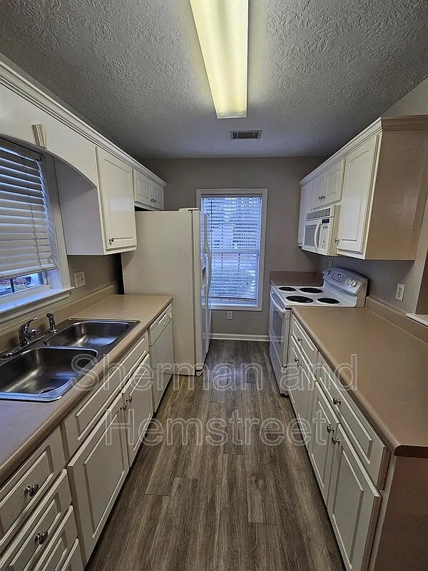 2 bed, 2.0 bath, 1092 sqft, $1,350 — Photo 3