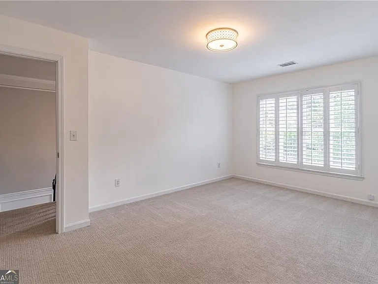 5491 Oxford Chase Way — Photo 28