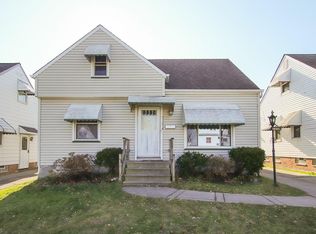 15916 Edgewood Ave, Maple Heights, OH 44137