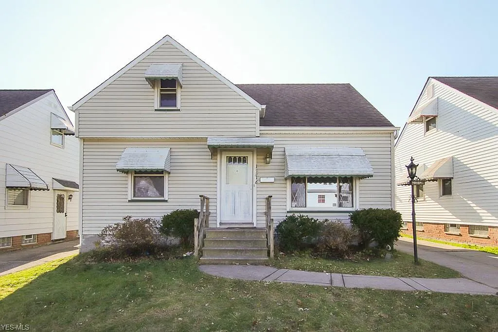 15916 Edgewood Ave photo 1