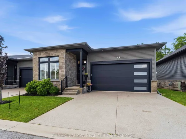 8974 Willoughby Dr #55, Niagara Falls, ON L2G 0Y7