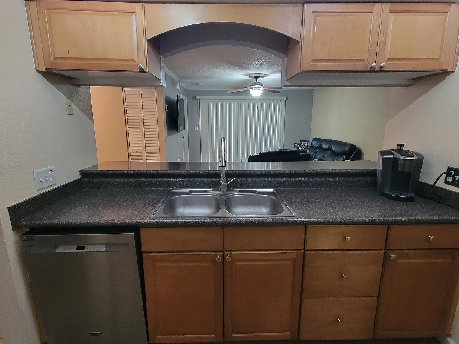 3 bed, 1138 sqft, $1,850 — Photo 4