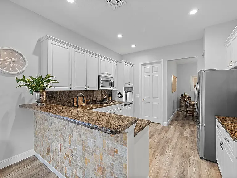 175 NW Swann Mill Cir — Photo 17