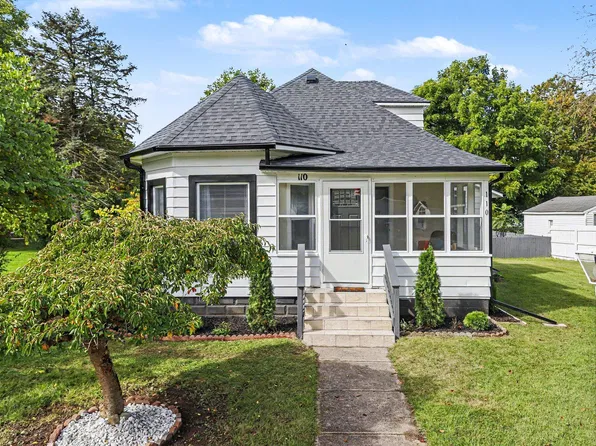 110 Vine St, Gobles, MI 49055