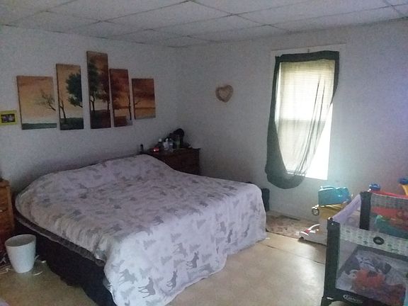 3rd image of 4 Wilkerson Ln