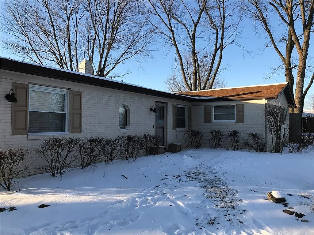 230 N Eastern Village Dr photo 1