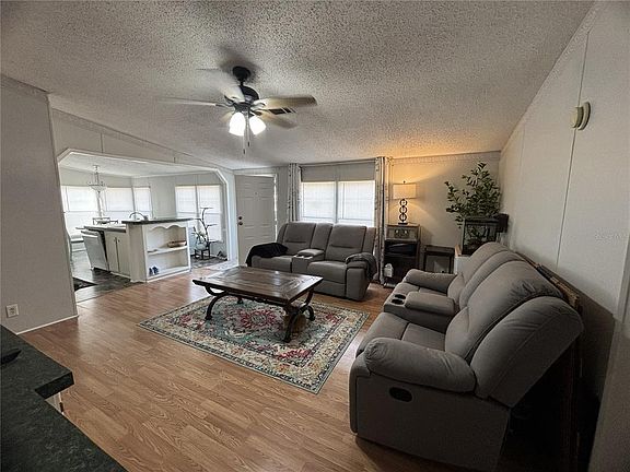 3rd image of 16564 SE 103rd Avenue Rd