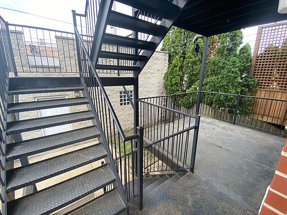 4th image of 1528 W Ohio St Frnt 1
