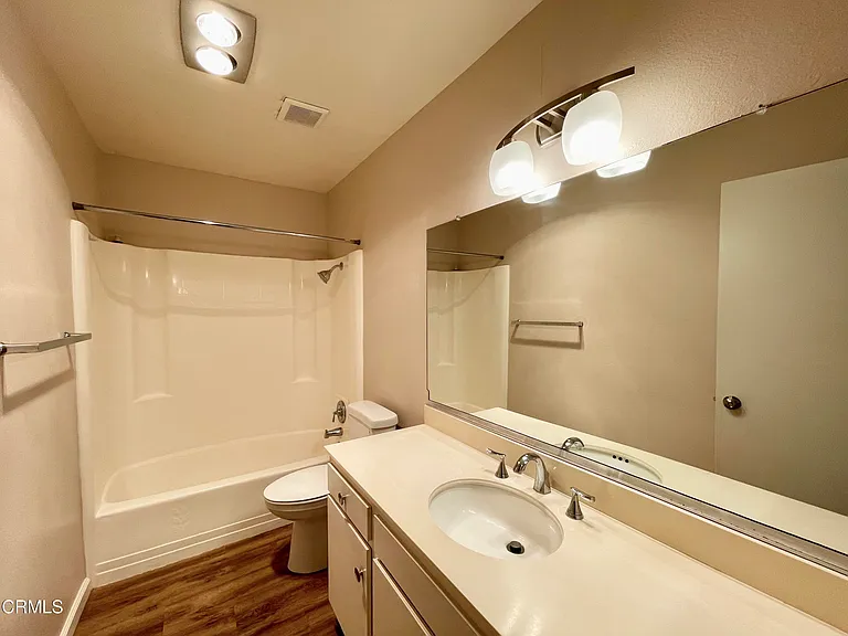 936 Belmont Ave — Photo 22