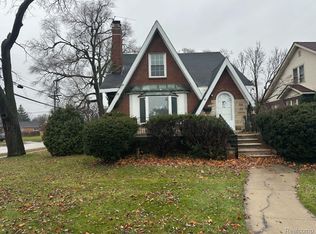 26705 W Park St, Roseville, MI 48066
