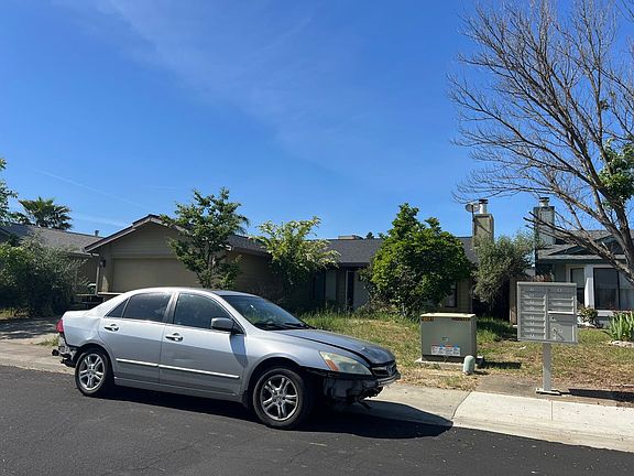 2nd image of 113 Cherri Lynn Ave