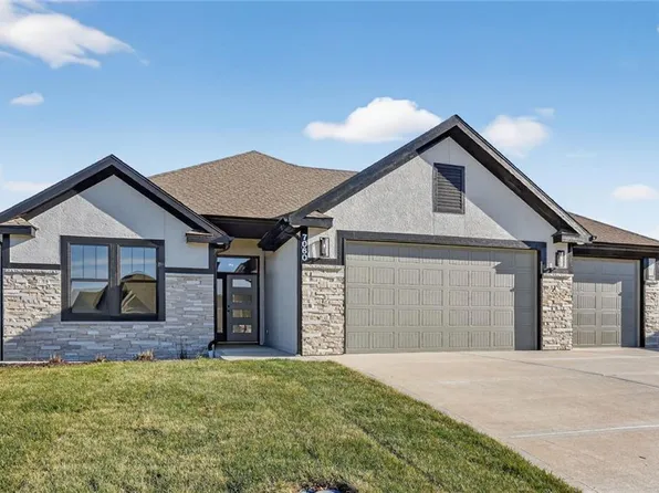 7060 NW Yulich Ct, Parkville, MO 64152