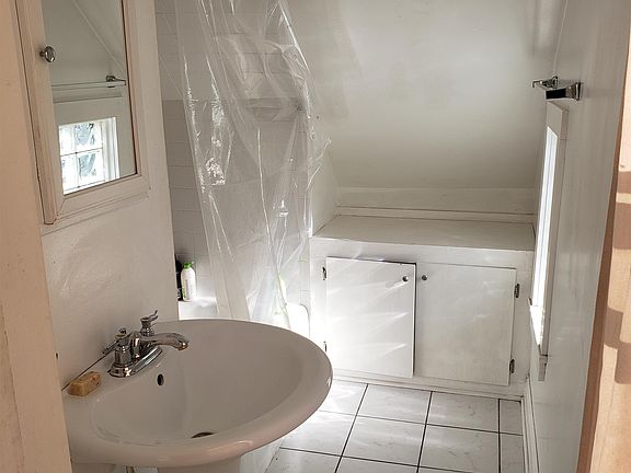 4th image of 2459 N Gordon Pl #2459A