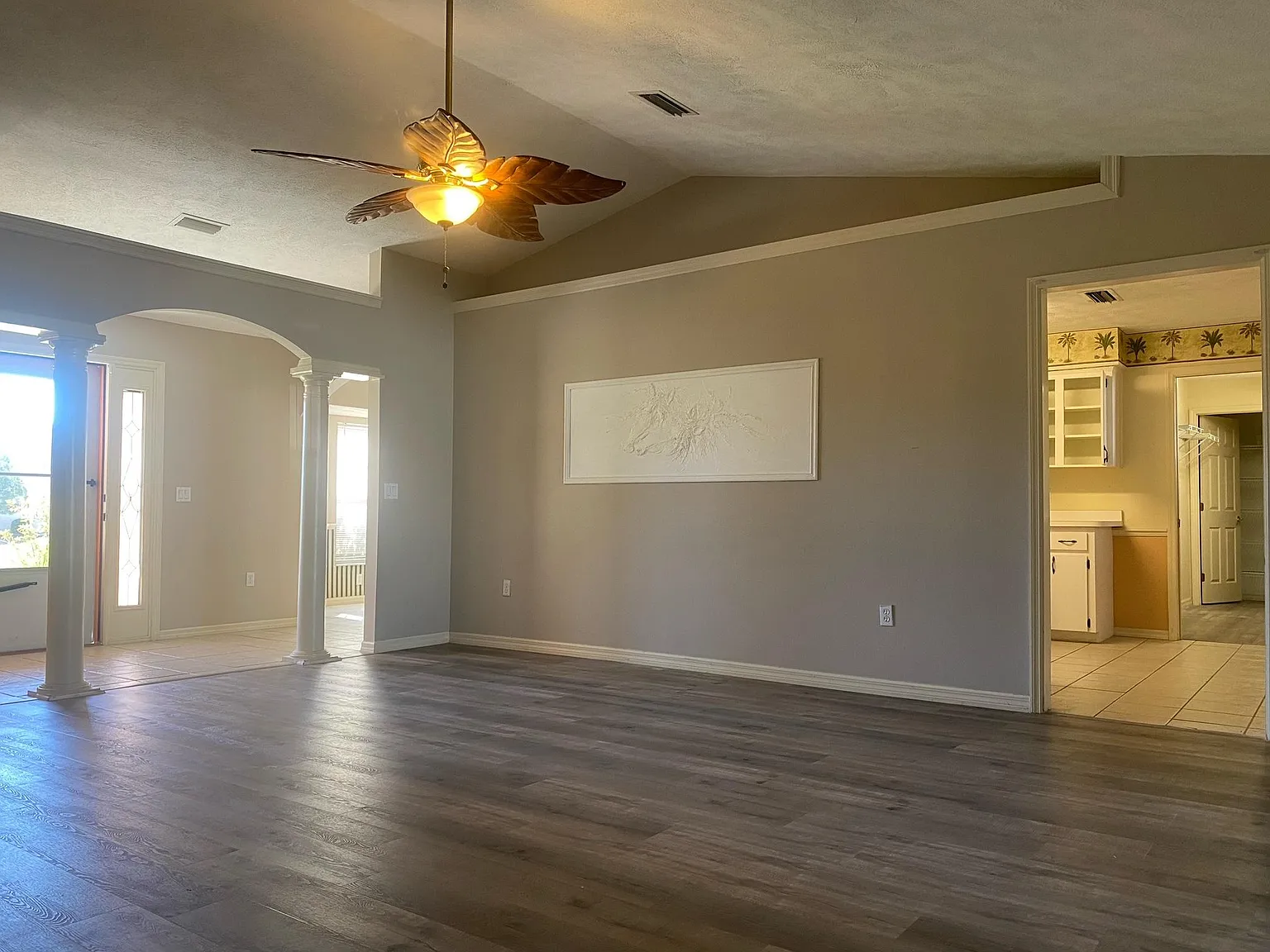 3 bed, 1853 sqft, $1,800 — Photo 2