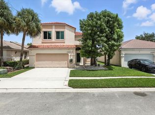 15677 NW 12th Mnr, Pembroke Pines, FL 33028