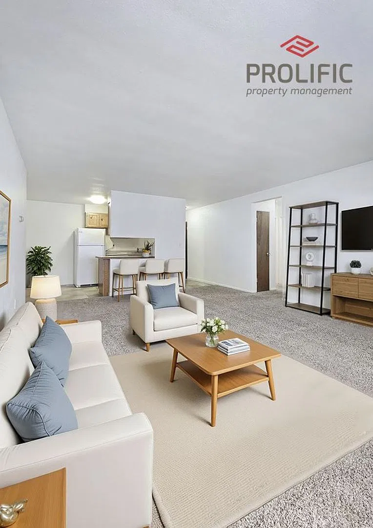 Park Apartments - 502 — Photo 1