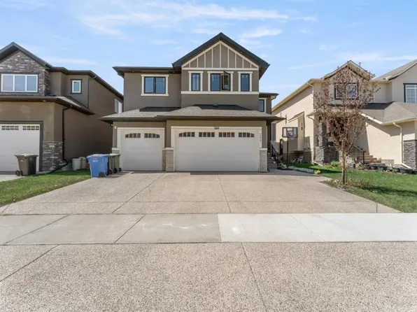 249 W Kinniburgh Blvd, Chestermere, AB T1X 0R7