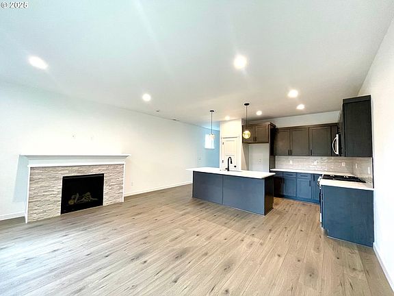 Great Room>