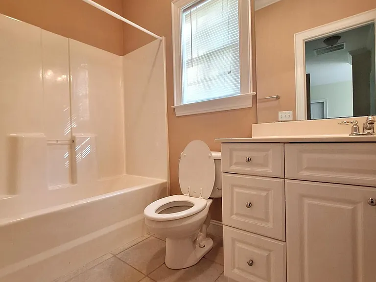 3016 Edward Ct #B — Photo 9