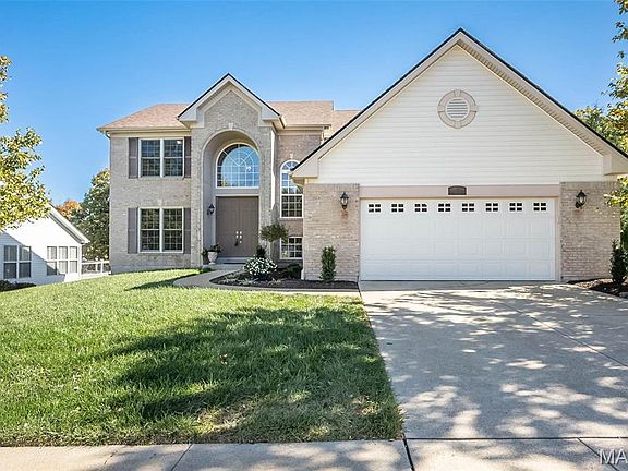 2nd image of 728 Grand View Ridge Ct