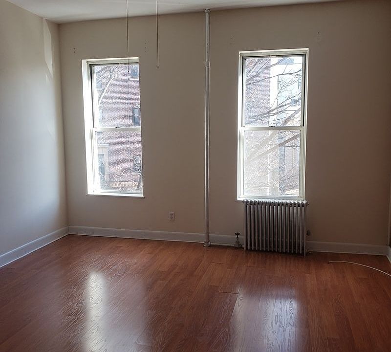 2nd image of 32-84 30th St #2R