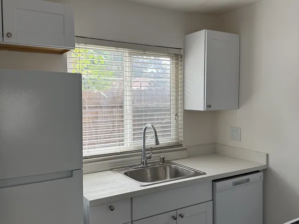 2515 V St APT 7, Sacramento, CA 95818
