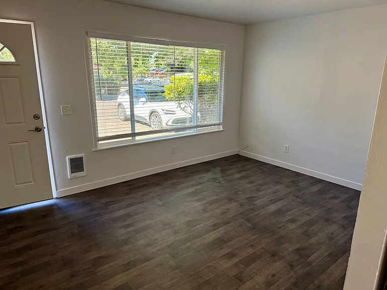 2026 Filbert St #A — Photo 6