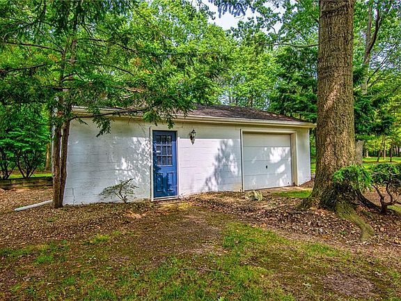 3rd image of 340 North Dr