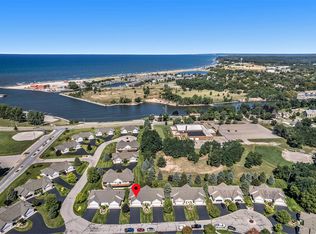 315 Lighthouse Way S, Manistee, MI 49660