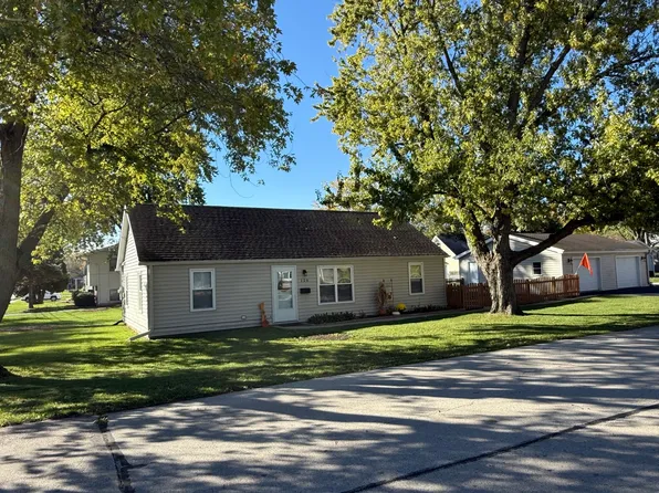 126 E Kerr St, Sycamore, IL 60178