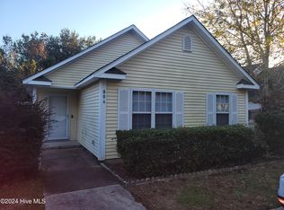 806 Summer Tree Ln, Wilmington, NC 28412