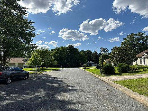 5th image of 4328 Ludi Mae Ct