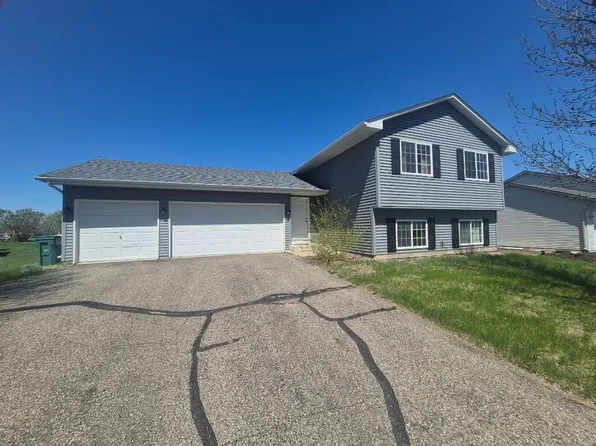 205 6th St, Green Isle, MN 55338