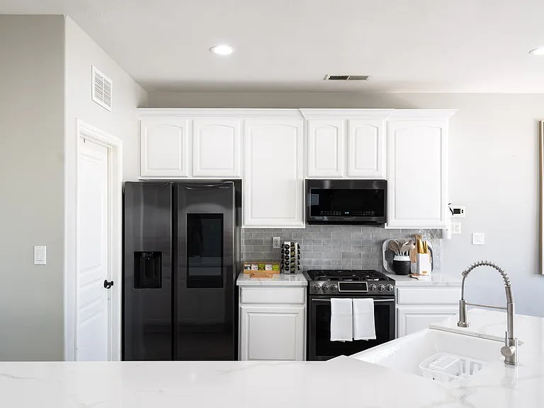 10910 Mayacamas Dr — Photo 15