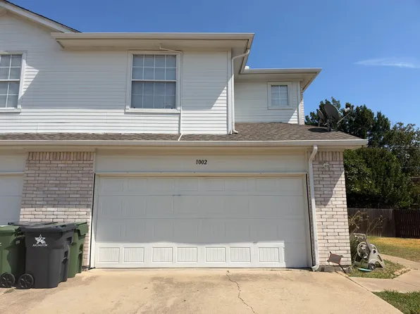 1002 Brenner Ct, Arlington, TX 76017