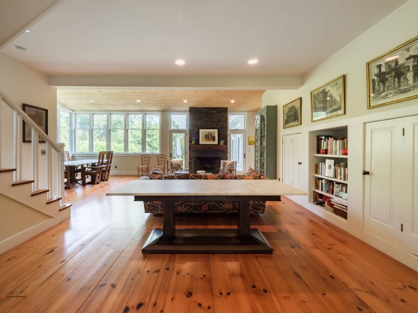  Front Hall/Living Room