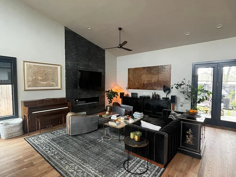 2241 W Decatur St S — Photo 3
