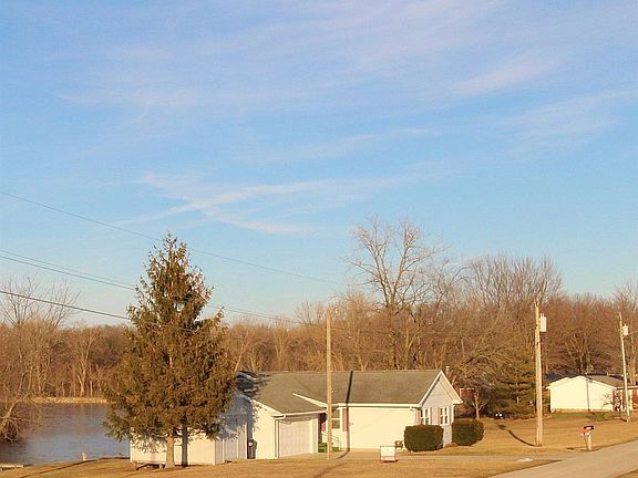 3rd image of 74 Sunset Dr