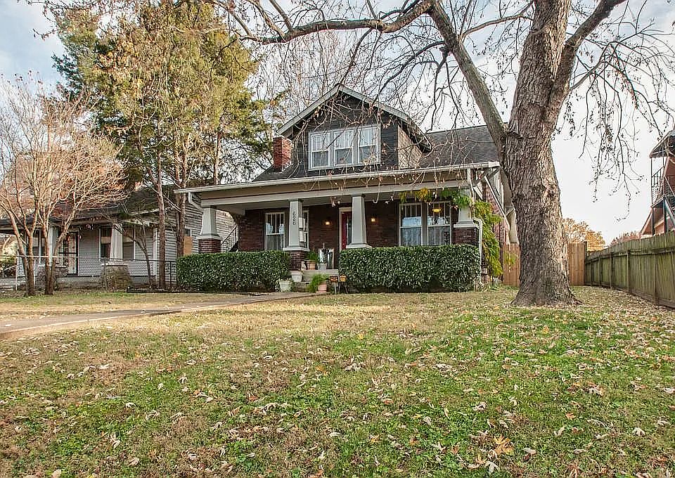 Spacious yard, fenced backyard. lovely covered porch. Walk to everything!