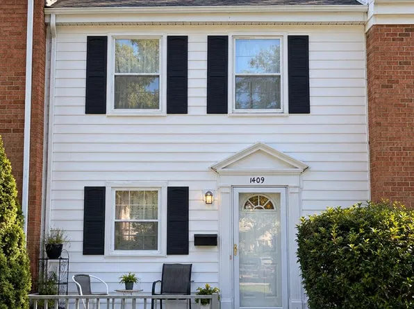 1409 Wyndham Dr, Vinton, VA 24179